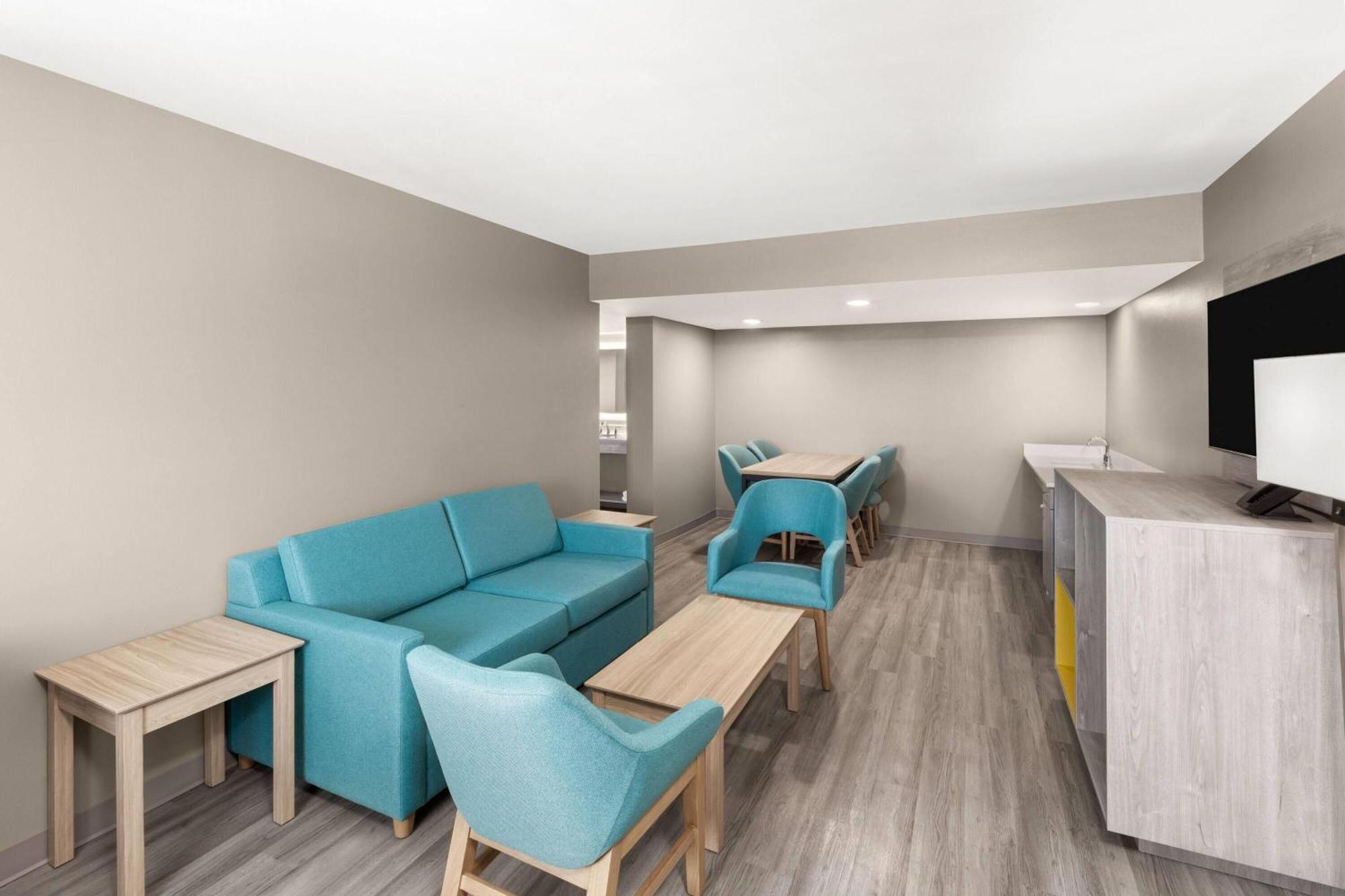 Days By Wyndham Kenner/new Orleans Airport South Hotel 2*