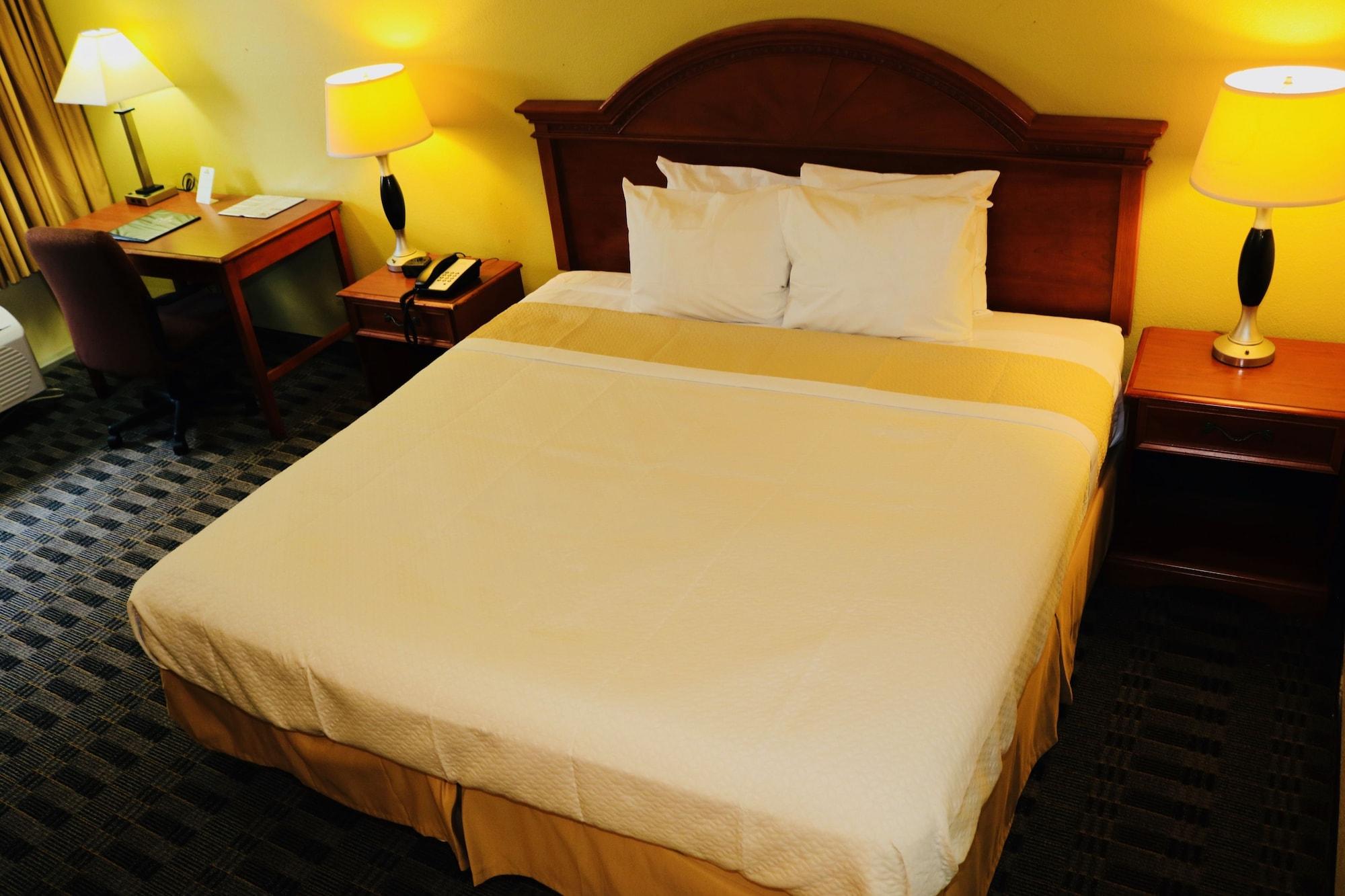 Days By Wyndham Kenner/new Orleans Airport South Hotel 2*