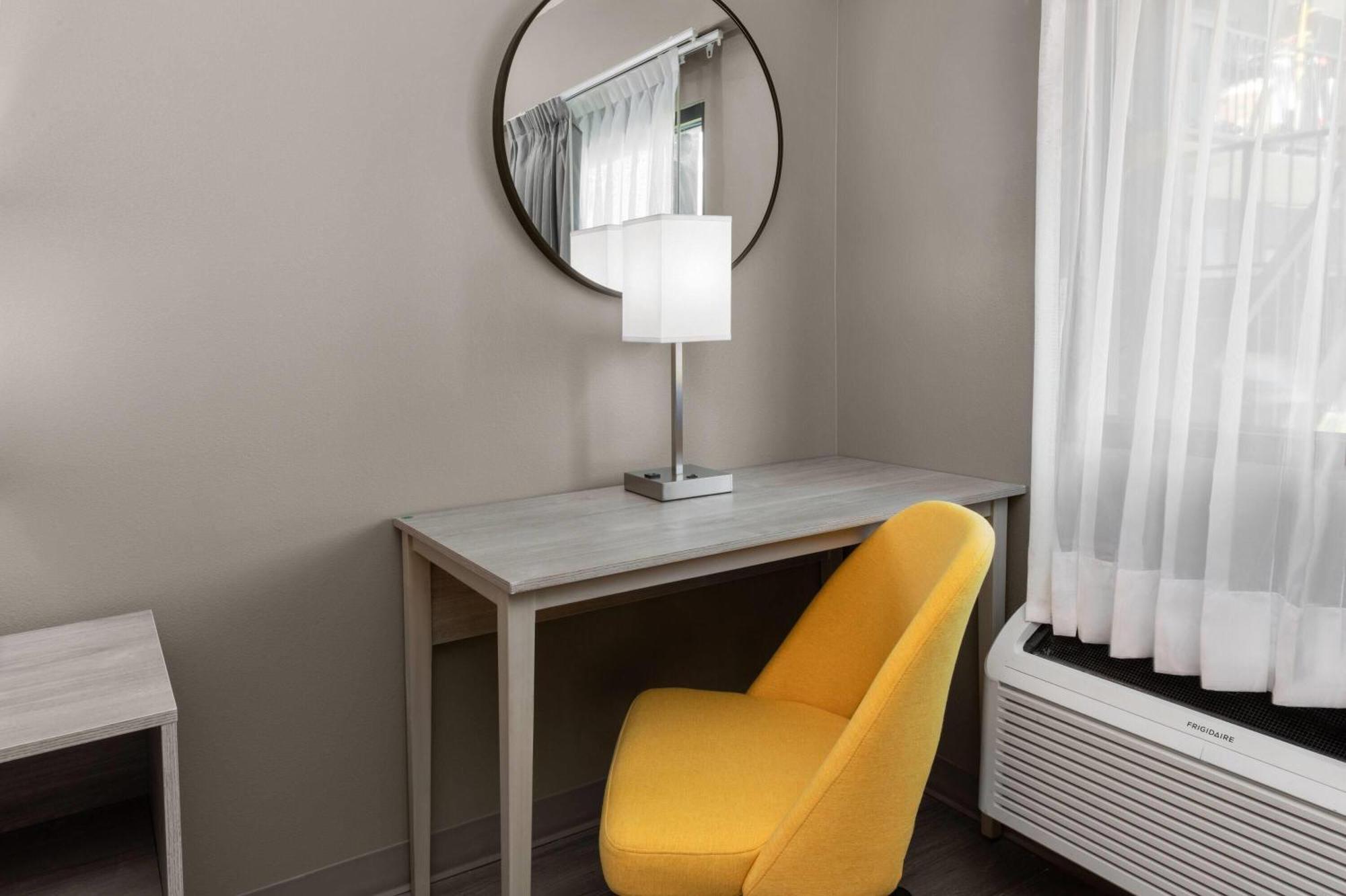 Days By Wyndham Kenner/new Orleans Airport South Hotel